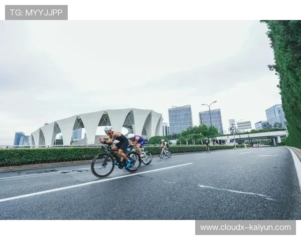 上海中心高塔竞速挑战赛启动 小萨马兰奇任形象大使