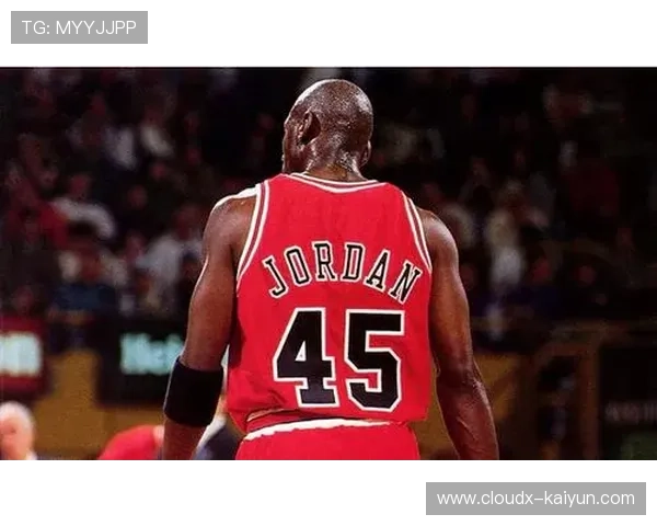 AJ布朗赛后表态：对球队区域防守适应性问题保持乐观